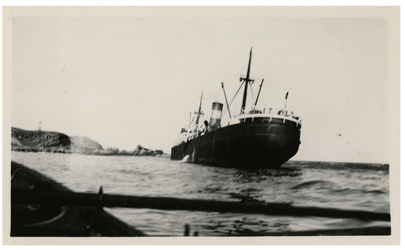 VNG-47 Het schip Aldabi van Van Nievelt, Goudriaan & Co gestrand bij Cap Martha Grande in Brazilië.