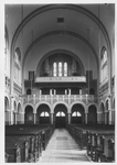 1976-11053 Interieurs van de kerk van de H. Laurentius en Sint-Elisabeth aan de Mathenesserlaan.