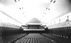 1976-11733 Vernieuwde concertzaal van De Doelen aan de Coolsingel.