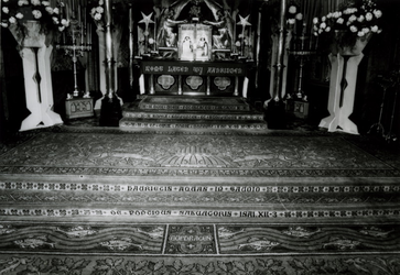 1976-12189 Interieur rooms-katholieke kerk Allerheiligste Verlosser aan de Goudse Rijweg.