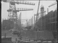 1976-4140 De bouw van een schip voor de Rotterdamsche Lloyd, de Willem Ruys, bij scheepswerf De Schelde in Vlissingen.