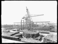 1976-4901 Herstel van oorlogsschade bij de werf van het RDM, Rotterdamsche Droogdok Maatschappij, aan de ...
