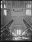 1976-5108 Een interieurfoto van het trapportaal in het kantoorgebouw van de firma Kaufmann (Kaufmann's huidenhandel) ...