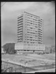 1976-7053 De Maastorenflat aan de Schiedamsedijk.
