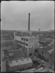 1976-7409 Bovenaanzicht op de soda- en chemicaliënfabriek van het Kortman en Schulte aan de Achterhaven 48.