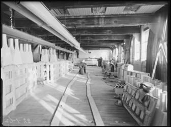 1976-7430 Interieur van het bedrijfsgebouw Meneba, N.V. Meelfabrieken der Nederlandsche Bakkerij aan de Brielselaan op ...