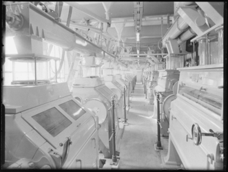 1976-7435 Interieur van het bedrijfsgebouw Meneba, N.V. Meelfabrieken der Nederlandsche Bakkerij aan de Brielselaan op ...