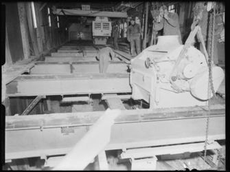 1976-7458 Verbouwing van het interieur bij het bedrijfsgebouw Meneba, N.V. Meelfabrieken der Nederlandsche Bakkerij aan ...