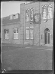 1976-7576 De cafetaria van de RDM aan de Heijplaatstraat op Heijplaat is versierd ter gelegenheid van het huwelijk van ...