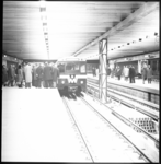 10147-3 Publiek kan kennismaken met het metrostation Zuidplein waar een metrotrein werd opgesteld.