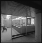 10643-2 Interieur kantoor Spaarbank te Rotterdam in metrostation Beurs.