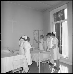 10975-1 Praktijkinstructies voor leerling-verpleegkundigen van het katholieke bejaarden- en verzorgingshuis Antonius, ...