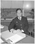 11397 Adjunct-hoofdman Ben Vossenaar wordt hoofd van de brandweer Rotterdam (commandeur 1e klas).