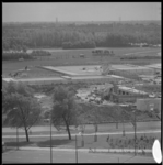 11638 Hoog overzicht bouw van openluchtzwembad De Plompert bij het Zuidplein, naast Ahoy'-complex (Zuiderpark).