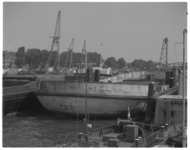 12477 Oude veerboot in Koningshaven