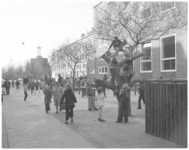 13273 Speeltuin in de Vaandrigstraat (Crooswijk) naast de A.S.Talmaschool.