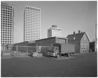 13526 Zomerhofpand Van Helmontstraat; op de achtergrond het Overbeekhuis, (r) en de Europoint-gebouwen waarvan een in ...