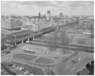 13541 Overzicht vanaf Witte Huis richting het spoorviaduct (luchtspoor) op de Binnenrotte en het Centrum met Station ...