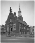 13562 Het monumentale stadhuis van Schiedam aan de Grote Markt.