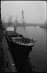 1932 De 'Isle of Ely' aan de kade in de Merwehaven.