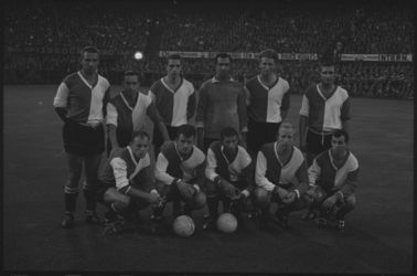 20015-36a-22 Het basiselftal van Feyenoord voor de aanvang van de wedstrijd tegen Real Zaragoza (Spanje).