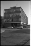 20019-63-20 Het kantoorgebouw van de Keuringsdienst van Waren aan de Baan.