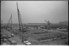 20025-6-5-25 Heien voor de bouw van viaducten die deel gaan uitmaken van de snelweg A20 Rotterdam - Hoek van Holland ...