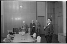 20027-61-6 Victor Marijnen, voorzitter van de Rijnmondraad, in zijn kantoor in het pand van de Nederlandse Handel ...