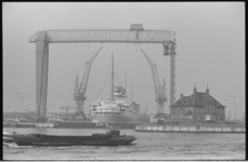 20474-2-14 Vanaf de Nieuwe Maas gefotografeerd: brugkraan van dok 8 bij scheepswerf Wilton-Fijenoord in Schiedam; ...