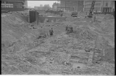 20884-1-34 Archeologisch onderzoek in de bouwput van de metro oost-westlijn aan de Blaak.