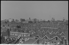 20987-1-18 Skyline van de stad vanaf de Van Speykstraat, (Oude Westen), vanaf het dak van een huis aan de Van ...