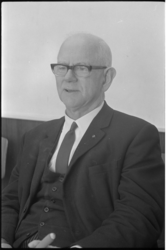 21338-4-36 Portret van dr. H. Schroten, predikant van de Hervormde Gemeente Rotterdam-Charlois.