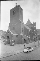 21482-03-15 Sint-Antonius-Abtkerk in de Jan Kruijffstraat (wijk Tussendijken.)