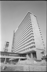 21530-5-8 Het hoogbouwcomplex Woudestein van de Nederlandse Economische Hogeschool (vanaf 1973 Erasmus Universiteit ...