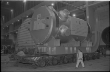 22523-3-43 Bij de RDM is een reactorvat gereed gekomen dat bestemd is voor een Amerikaanse kerncentrale, in aanbouw bij ...