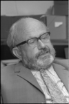 23642-5-15 Portret prof. dr. E. Diemer, lector communicatiewetenschappen aan de Vrije Universiteit (vanaf 16-01-1971); ...