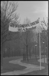 23841-7-19 Spandoek in Zuiderpark in verband met verkiezingen op 15-11-1972.