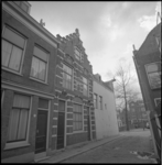 24157-2-12 Exterieur van geboortehuis Piet Heyn en de daarnaast gelegen panden in de Piet Heynstraat.