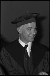 24795-4-39 Portret van prof. dr. J.A.A. van Doorn, hoogleraar sociologie aan de Erasmus Universiteit.