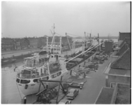 263-2 Vrachtschip 'Bernhard John' met bergingsmateriaal zal 07-12-1956 vertrekken naar het Suezkanaal .