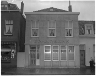 276-1 Bijkantoor van de Spaarbank aan de Prins Hendrikstraat te Hoek van Holland.