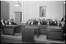 305193-29 Johannes George Levin Reuder, rechter en president van de Rotterdamse rechtbank, temidden van zijn ...