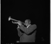 3386 Amerikaanse trompettist Nelson Williams in het Openluchttheater Dijkzigt.