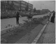 3510-2 De politie doet onderzoek naar een verkeersongeval met Belgische personenauto op de Statenweg.