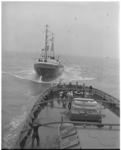 379-1 De motorsleepboot 'Maas' vaart achter de Clyde .