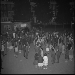 4355-1 Feestelijke jongerenbijeenkomst bij de Mauritsweg in het kader van de expositie 'Ruimte voor de Jeugd'.