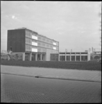 4532 Exterieur van Keucheniusschool nabij Hofpleinspoorlijn.