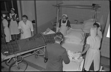 4689-1 Patientenvervoer naar 'opname'-ingang Dijkzigt Ziekenhuis.