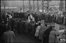 4991-4 Overzicht begrafenis van de vermoordde Marcel Nivard op de Rooms-katholieke begraafplaats aan de Nieuwe ...