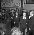 5938 Prins Bernhard arriveert bij het Corso-theater aan Stadhuisplein 27 in verband met landelijke première van de ...
